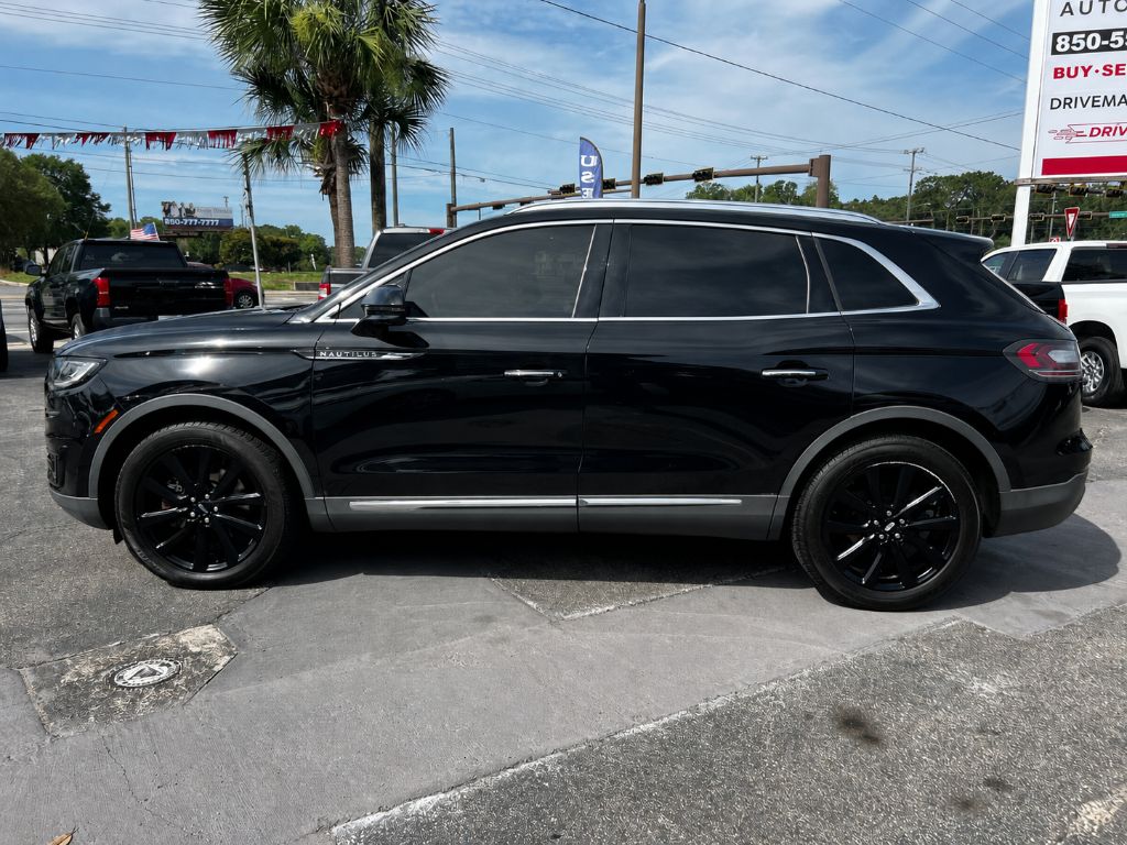 2020 Lincoln Nautilus - $17,995