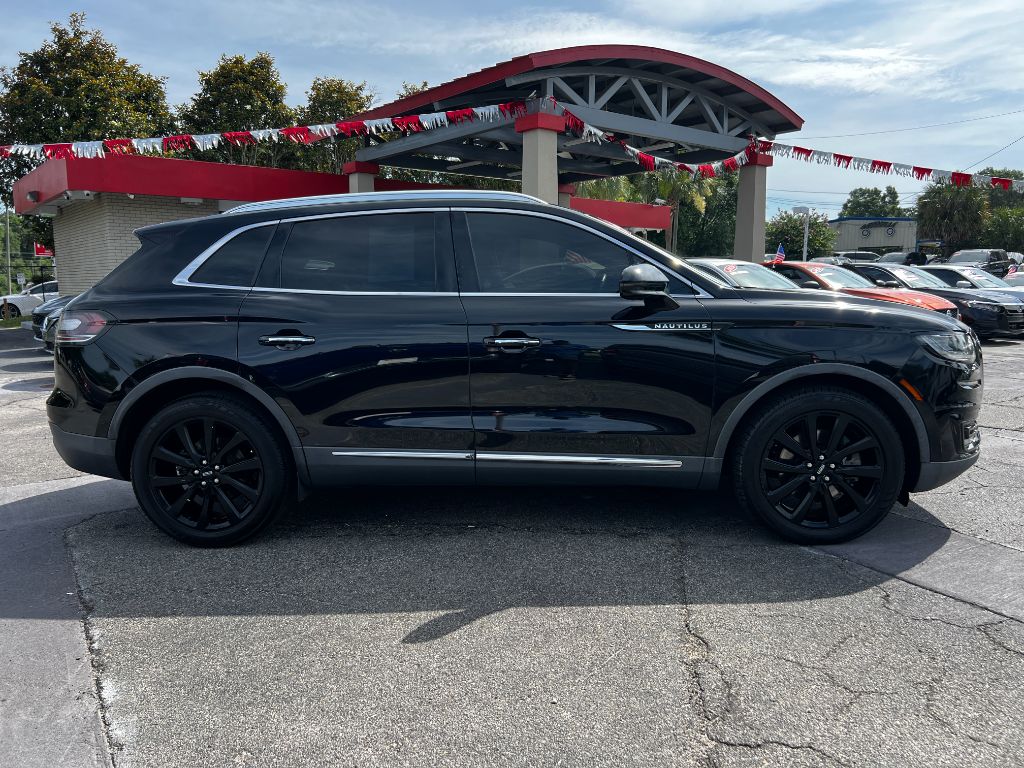 2020 Lincoln Nautilus - $17,995