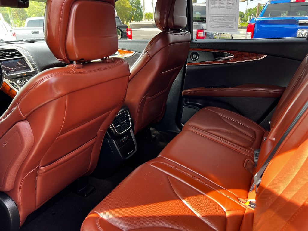 2020 Lincoln Nautilus - $17,995