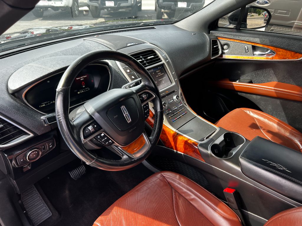 2020 Lincoln Nautilus - $17,995
