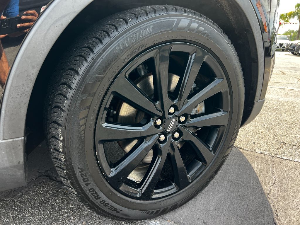 2020 Lincoln Nautilus - $17,995