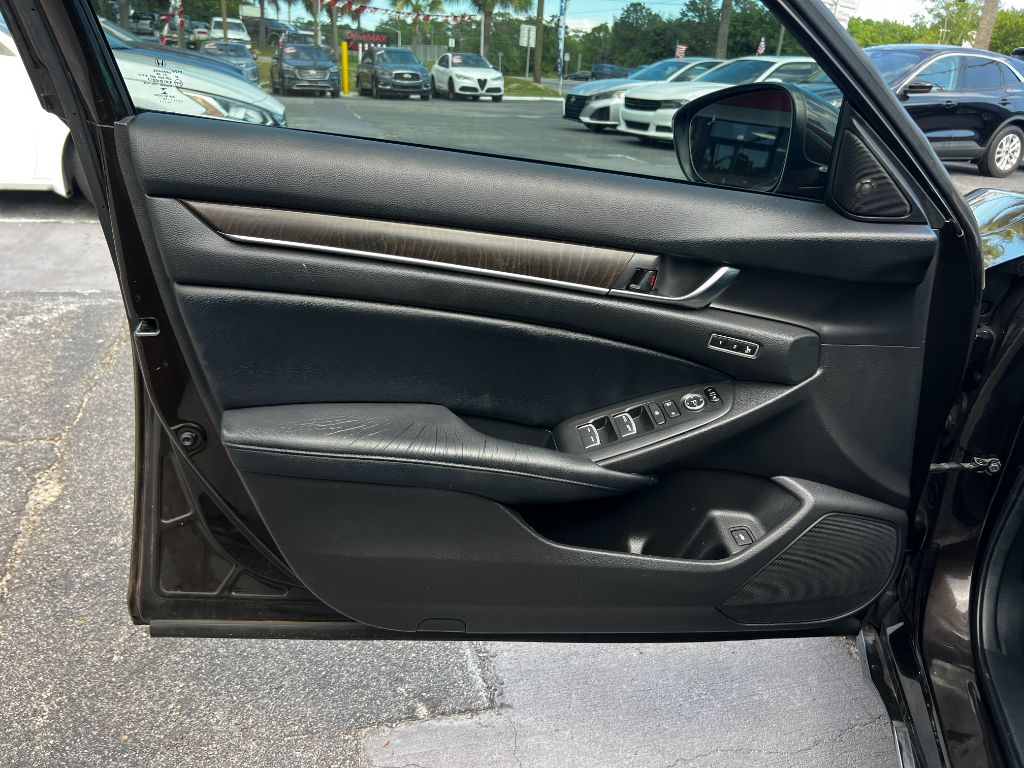 2018 Honda Accord - $15,995