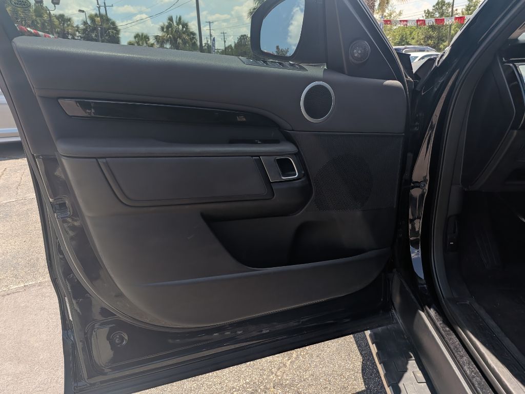 2019 Land Rover Discovery - $17,995