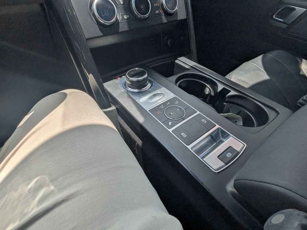 2019 Land Rover Discovery - $17,995