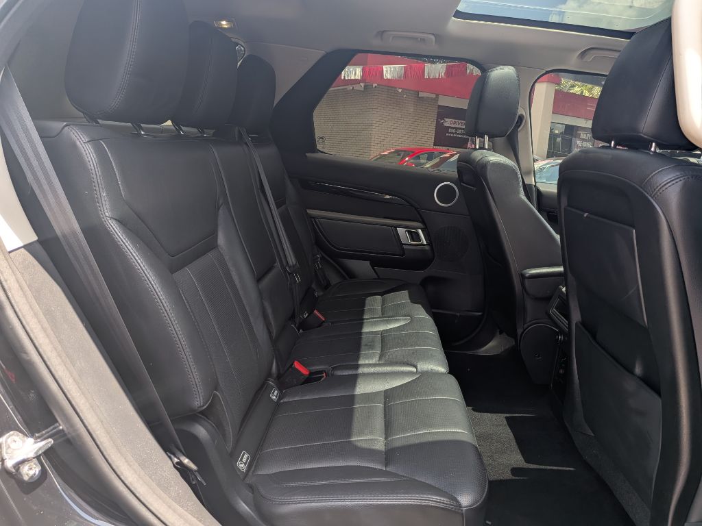 2019 Land Rover Discovery - $17,995