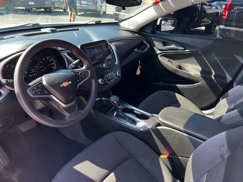 2022 Chevrolet Malibu - $15,995