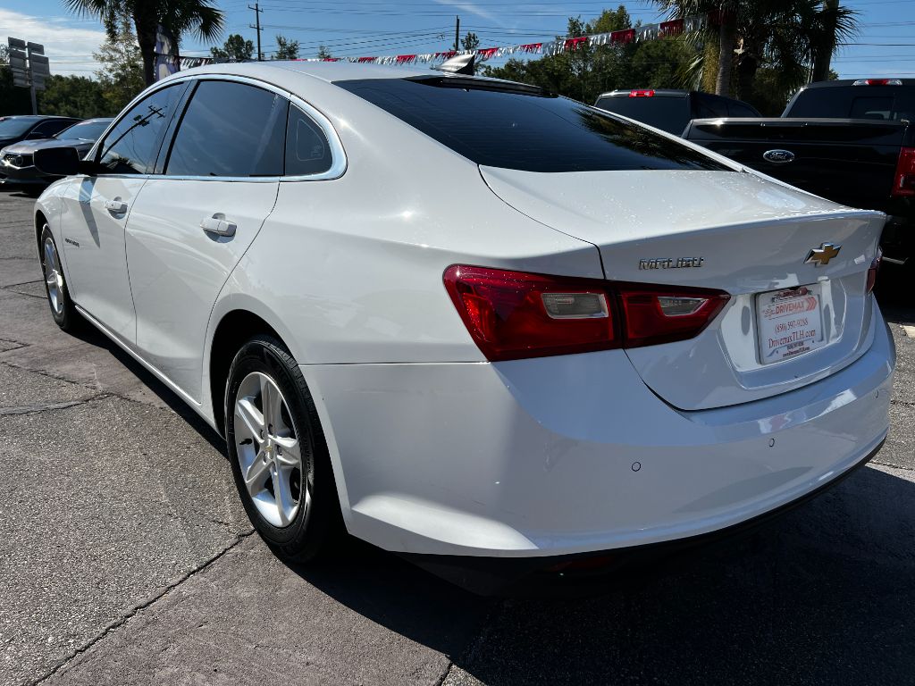 2022 Chevrolet Malibu - $15,995