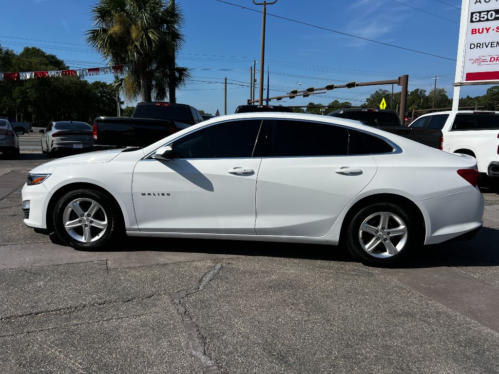 2022 Chevrolet Malibu - $15,995
