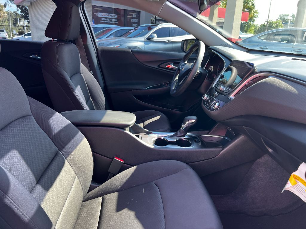 2022 Chevrolet Malibu - $15,995