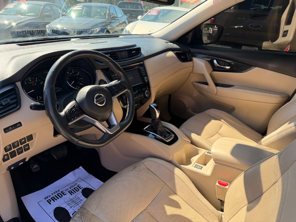 2017 Nissan Rogue - $12,995