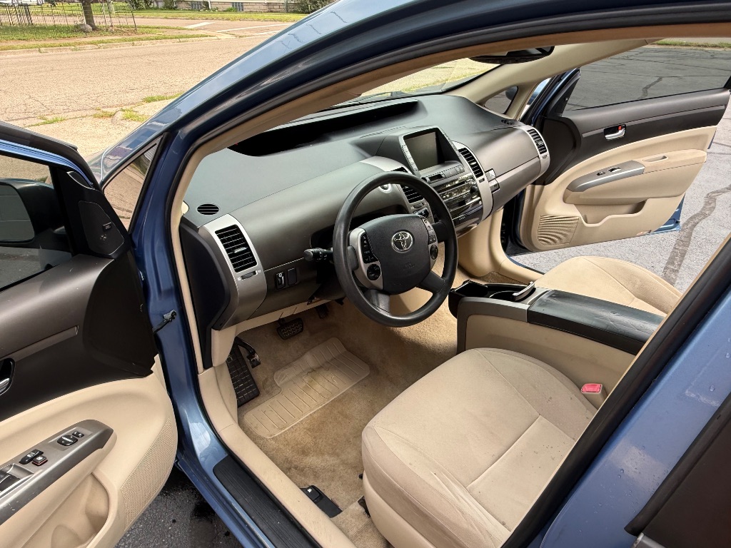 2005 Toyota Prius - $4,495