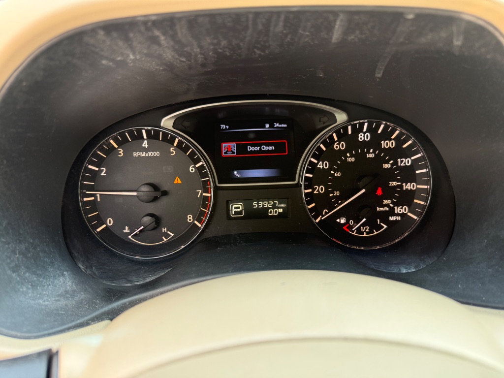 2015 Nissan Pathfinder - $10,500