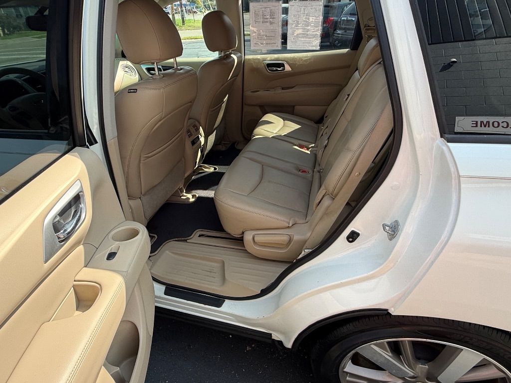 2015 Nissan Pathfinder - $10,500