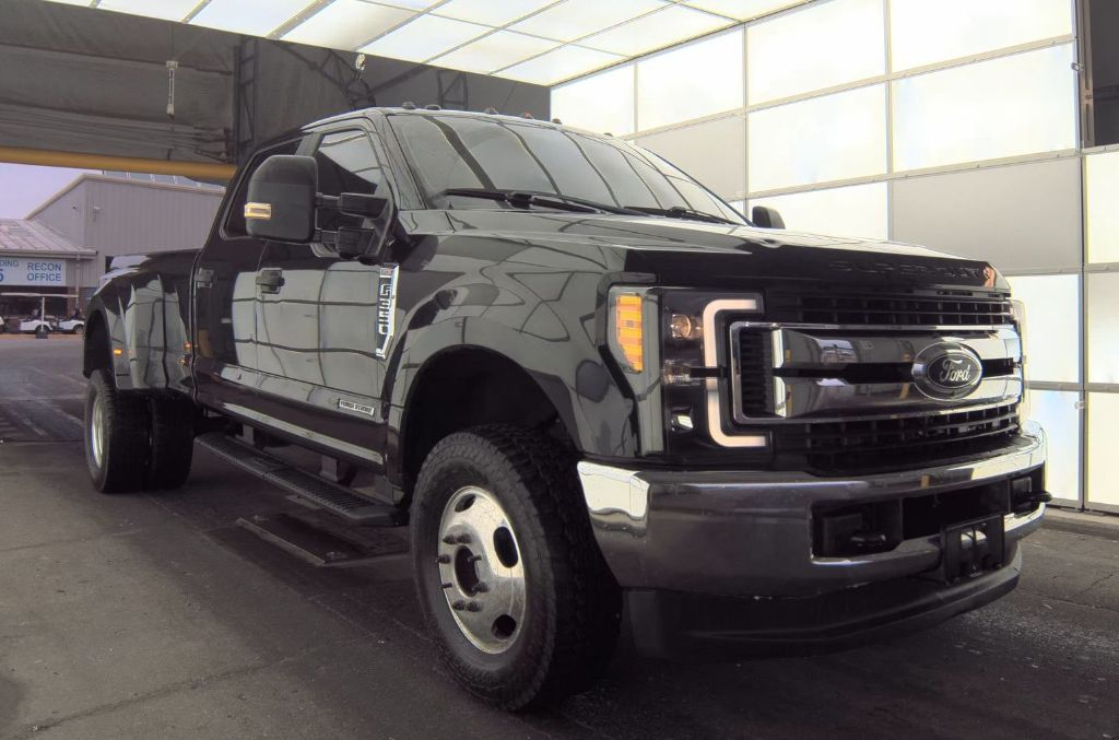 2019 Ford F-350 - $34,995