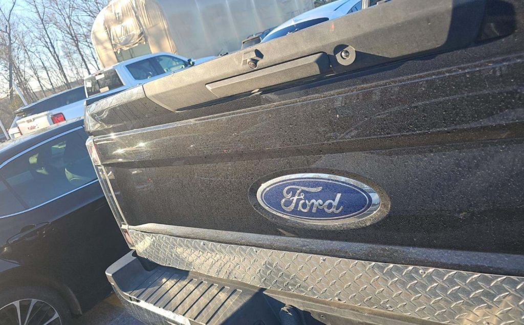 2019 Ford F-350 - $34,995