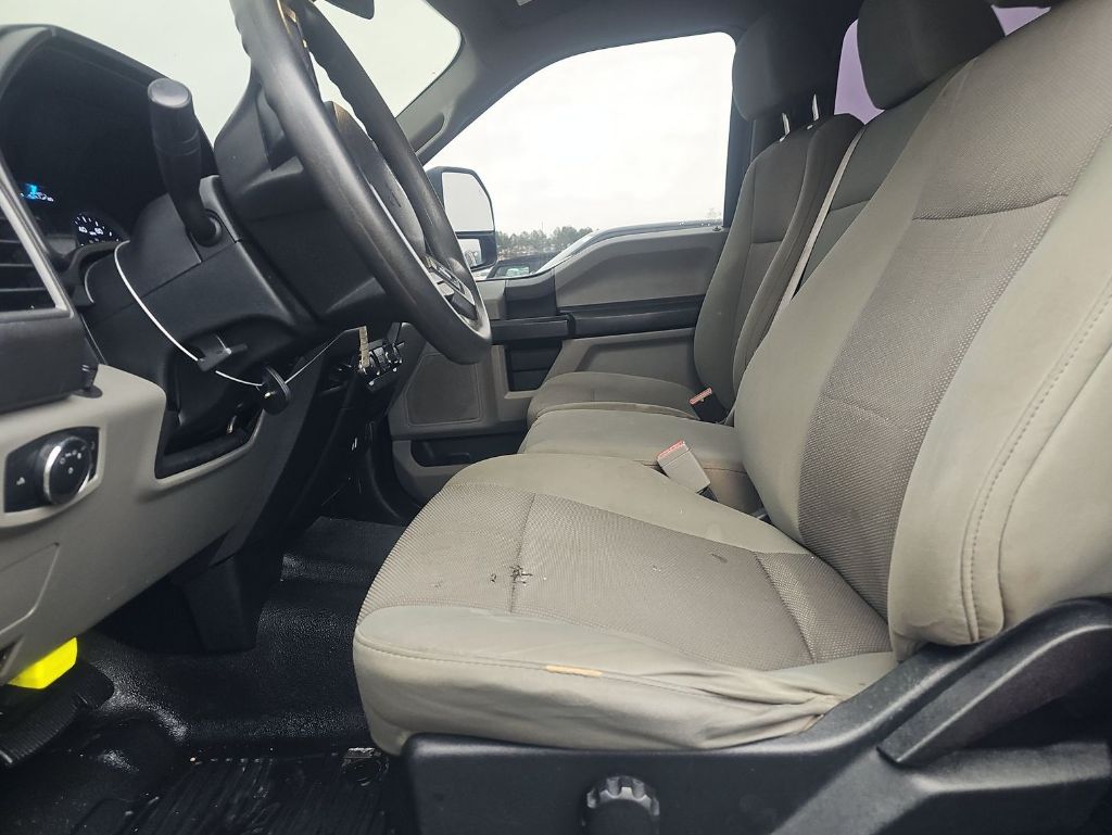 2019 Ford F-350 - $34,995