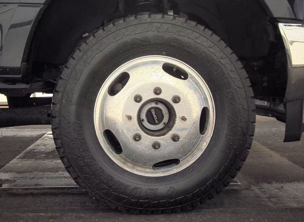 2019 Ford F-350 - $34,995