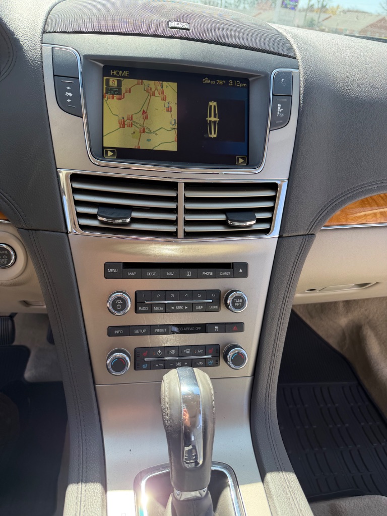 2010 Lincoln MKT - $5,200