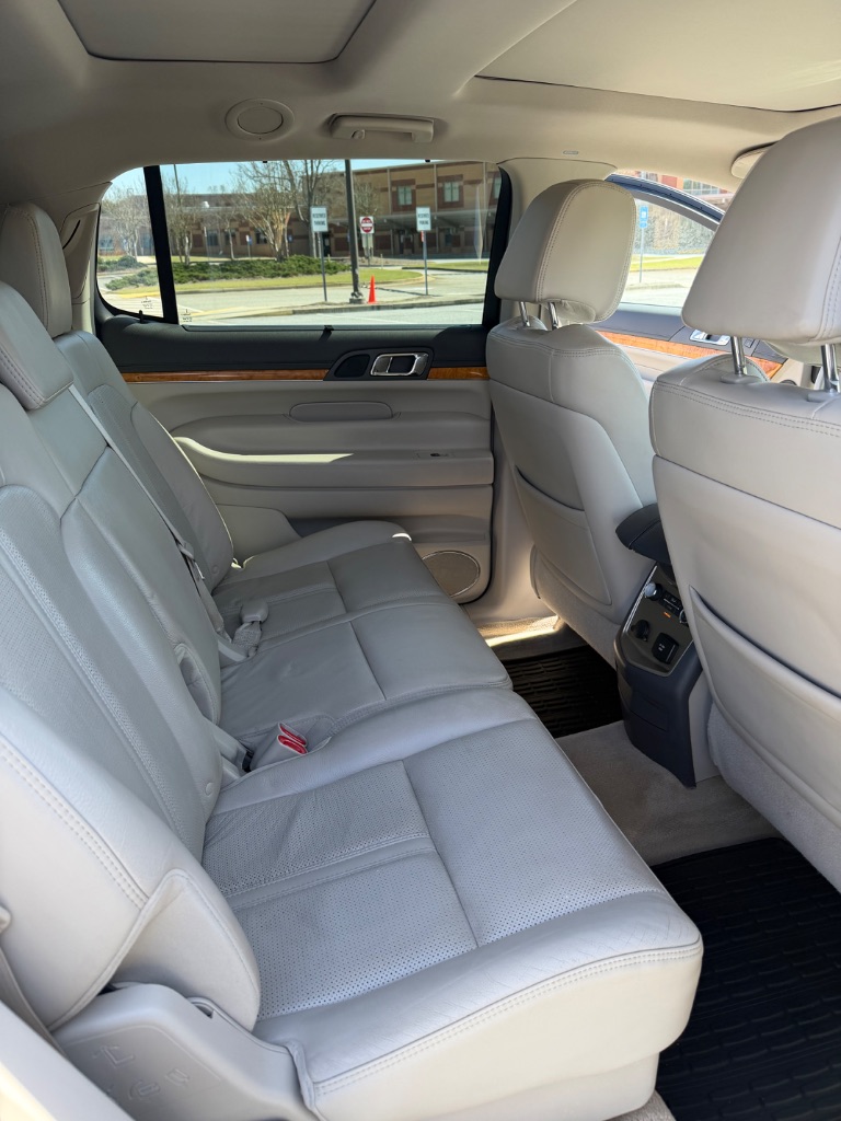 2010 Lincoln MKT - $5,200