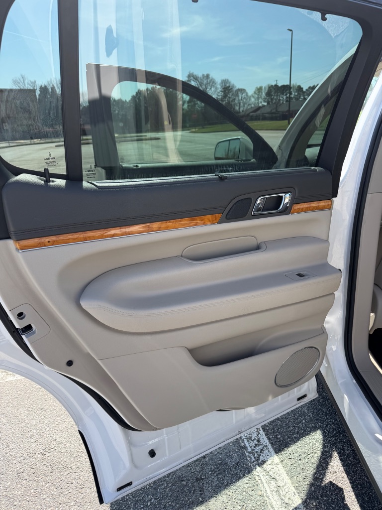 2010 Lincoln MKT - $5,200