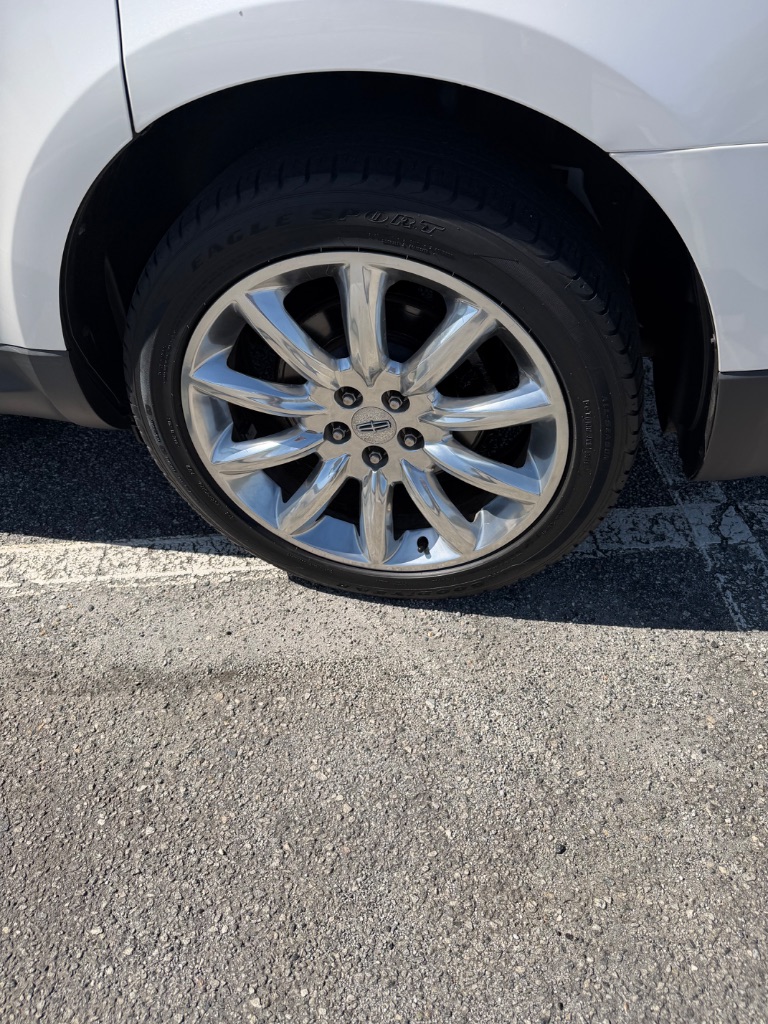 2010 Lincoln MKT - $5,200