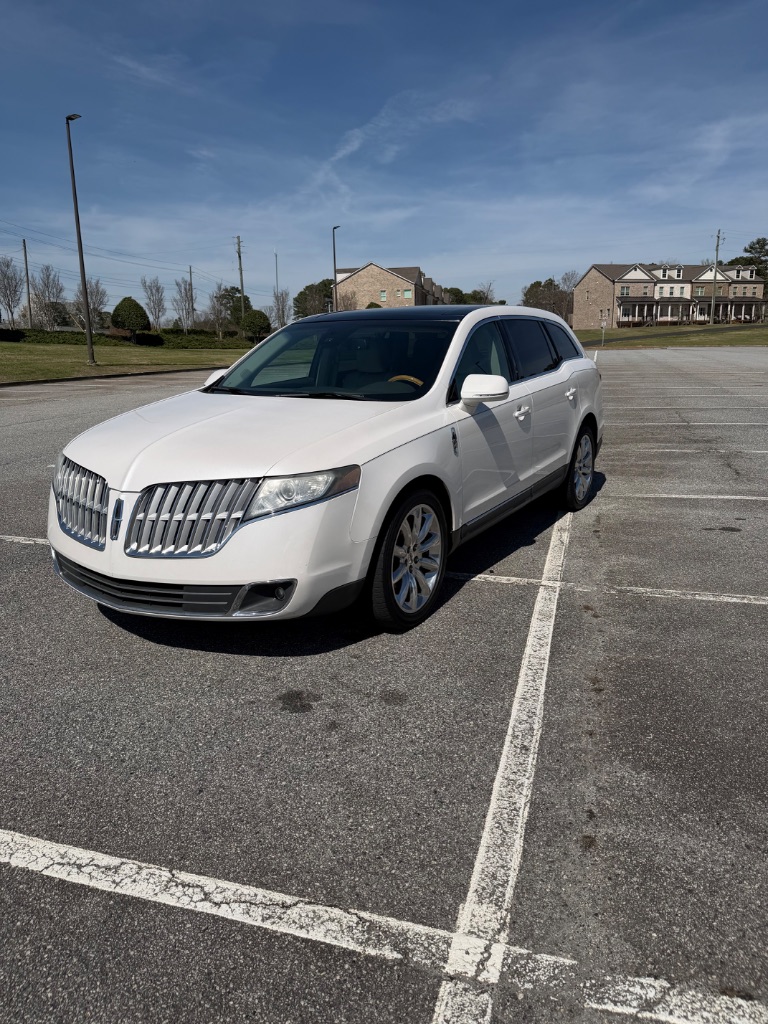 2010 Lincoln MKT - $5,200