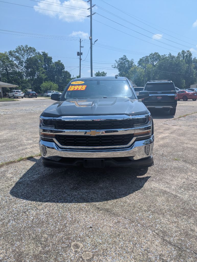 2019 Chevrolet Silverado Ld - $18,995