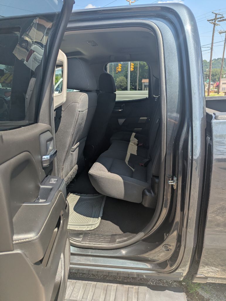 2019 Chevrolet Silverado Ld - $18,995