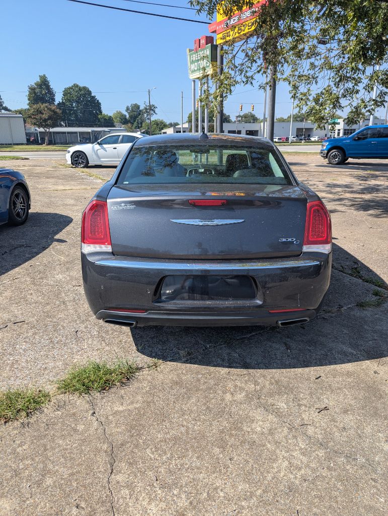 2017 Chrysler 300 - $14,995