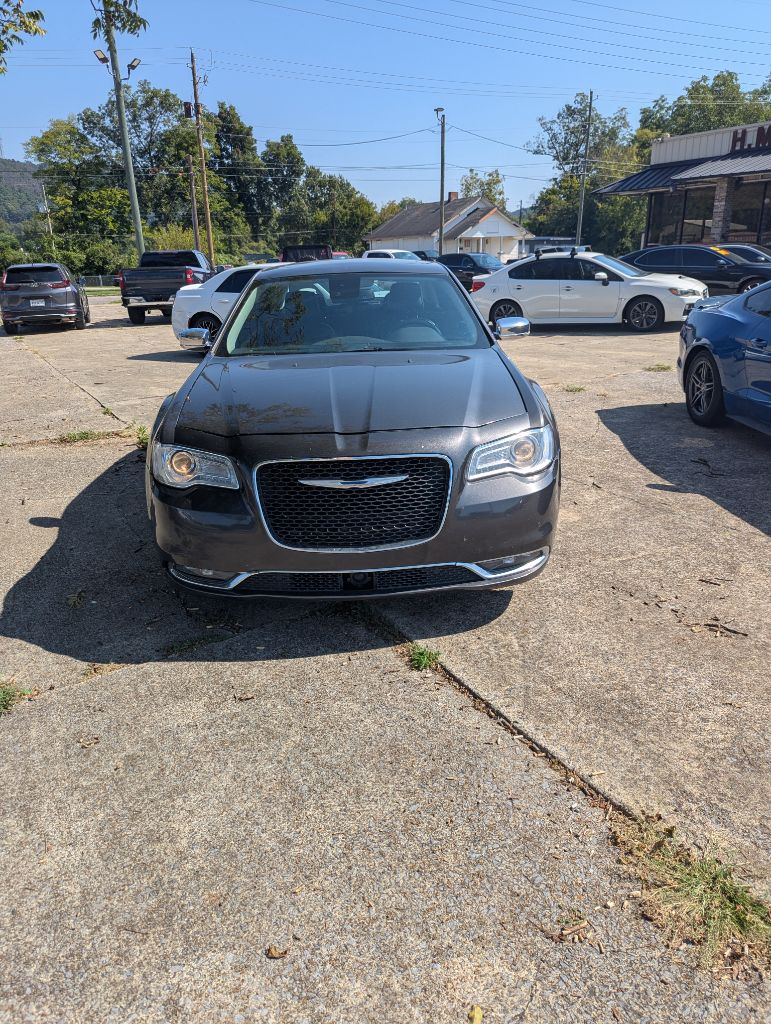2017 Chrysler 300 - $14,995