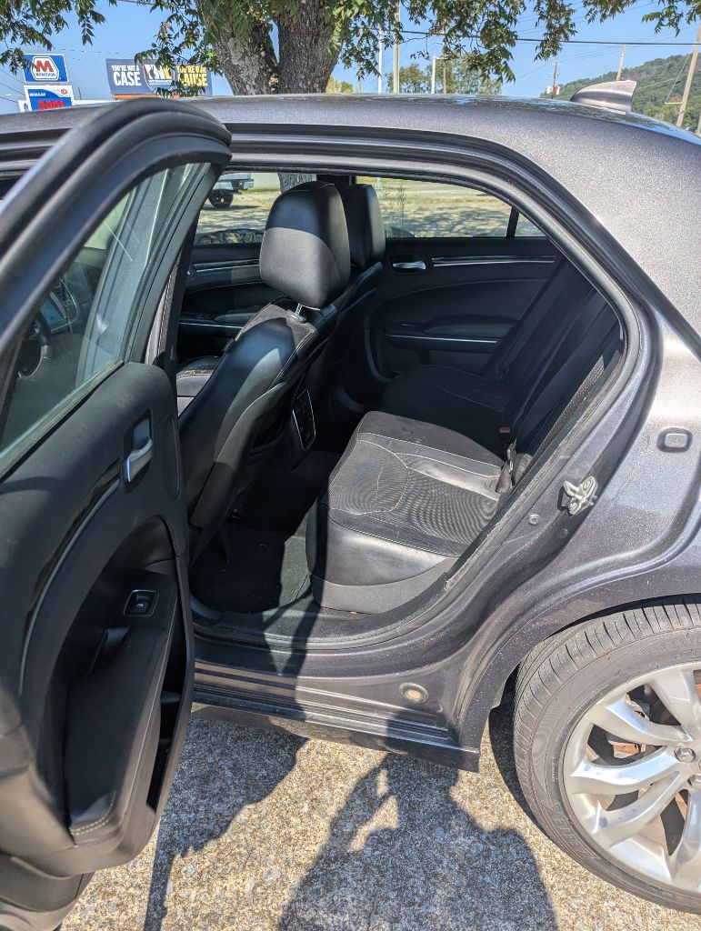 2017 Chrysler 300 - $14,995