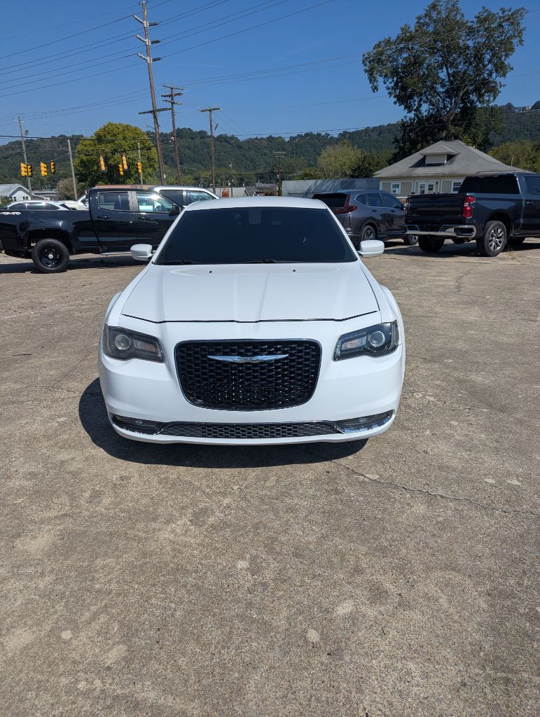 2018 Chrysler 300 - $12,995