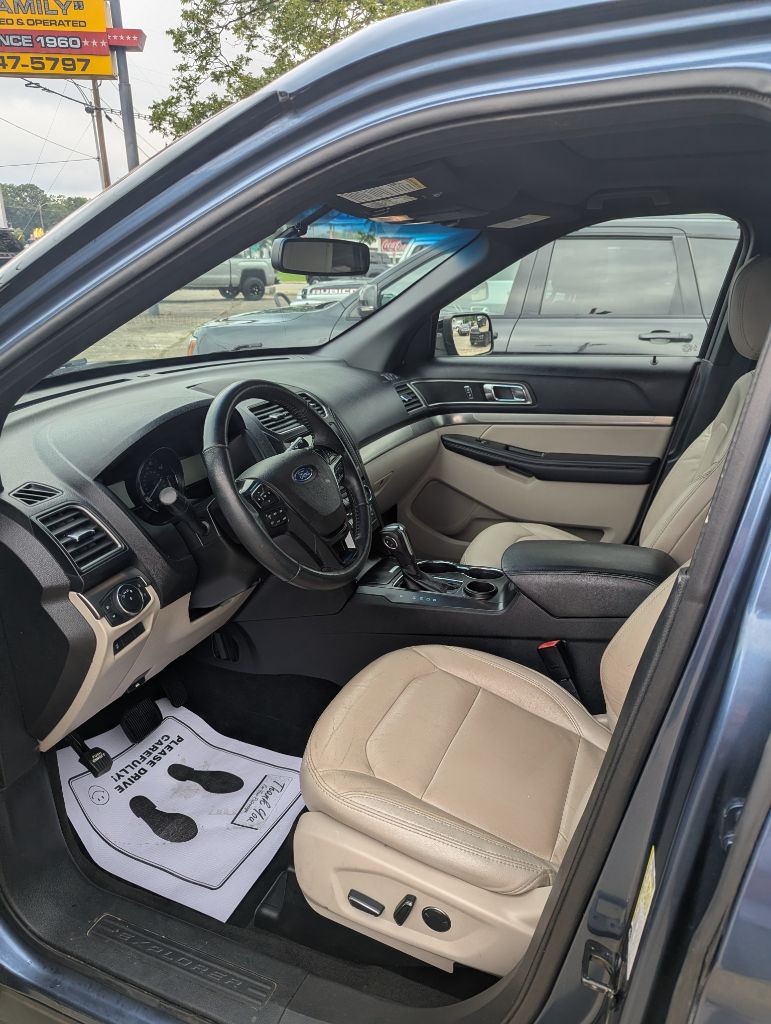 2018 Ford Explorer - $12,995