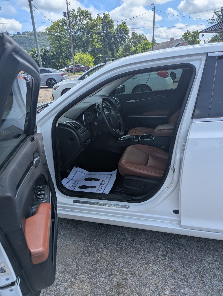2018 Chrysler 300 - $12,995