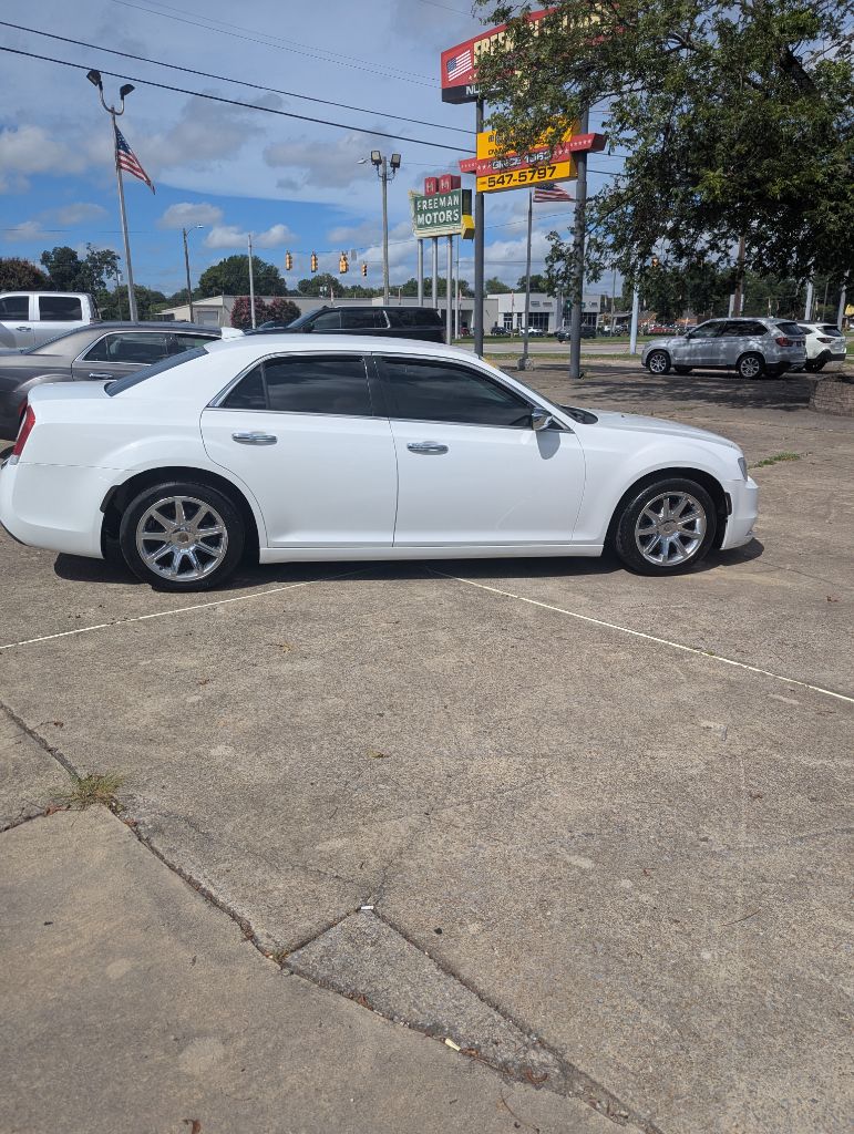 2018 Chrysler 300 - $12,995