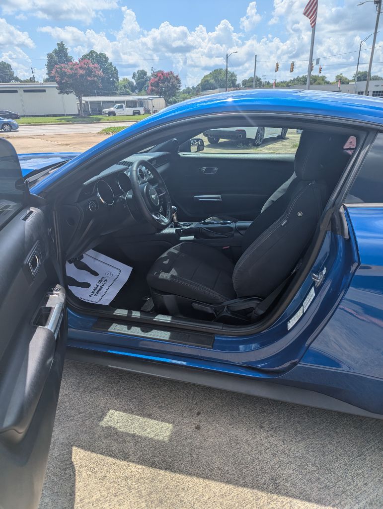 2017 Ford Mustang - $13,995