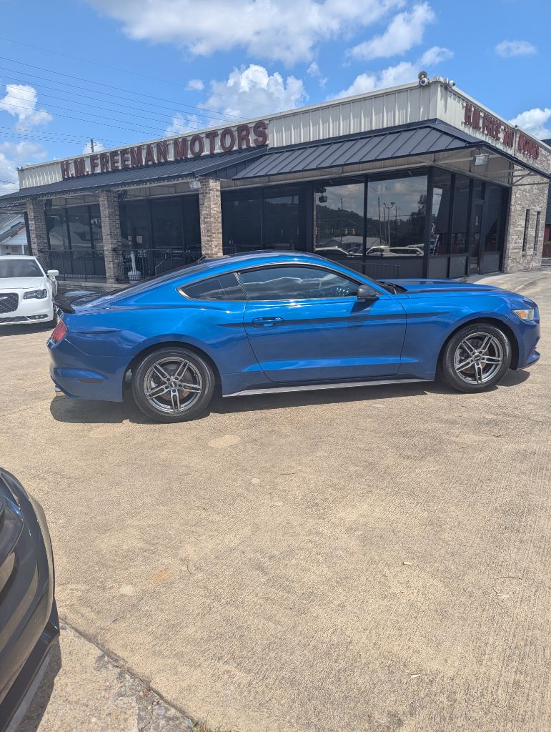 2017 Ford Mustang - $13,995