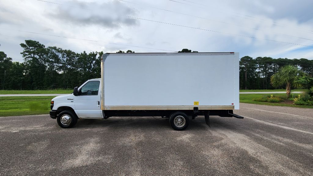 2017 Ford E-350