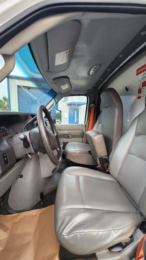 2017 Ford E-350
