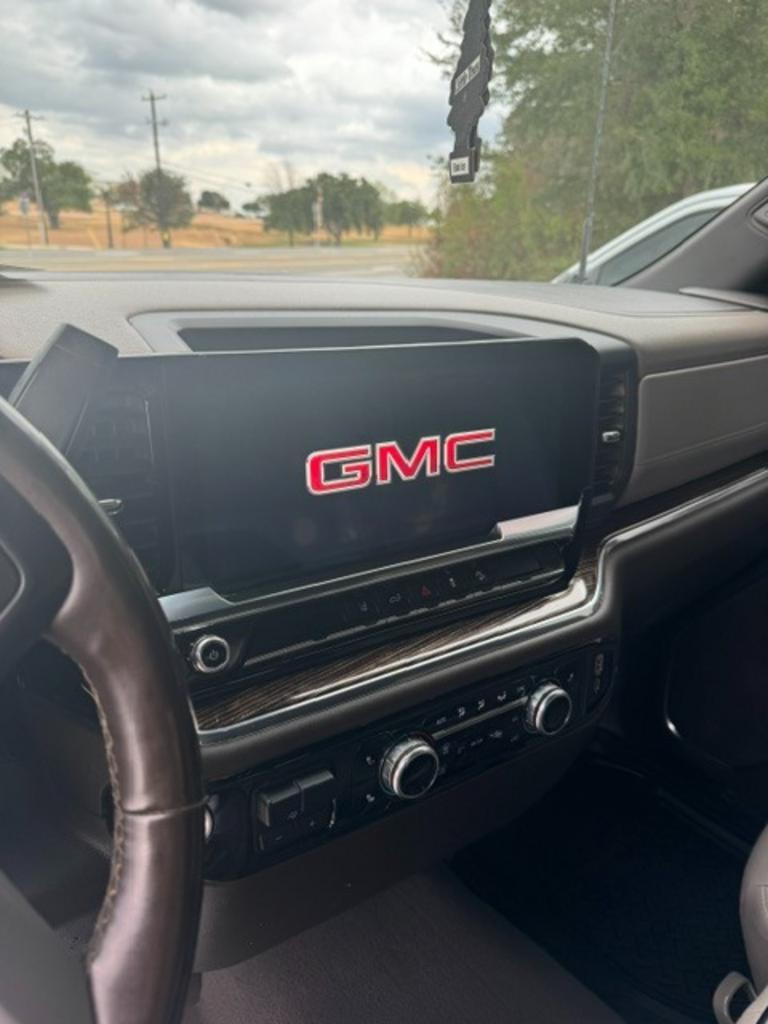 2024 GMC Sierra Hd - $43,995