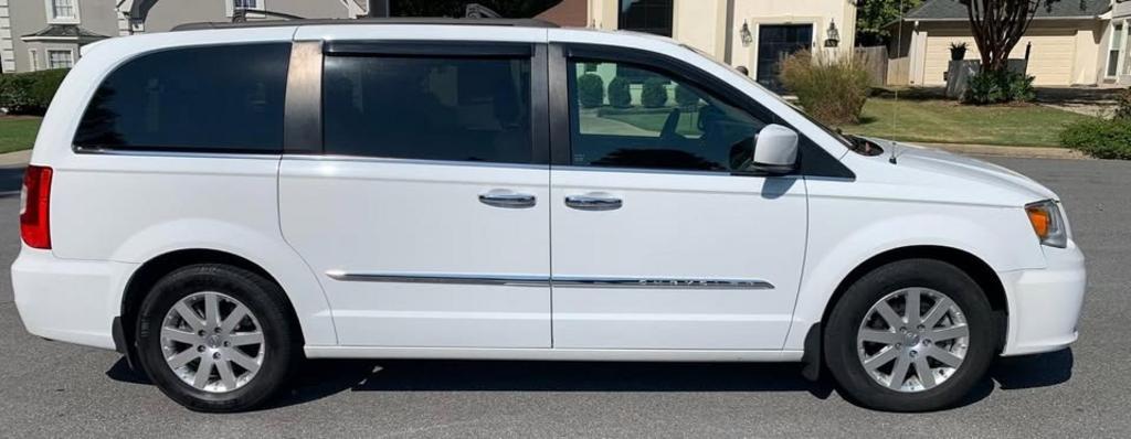 2016 Chrysler Town and Country Touring