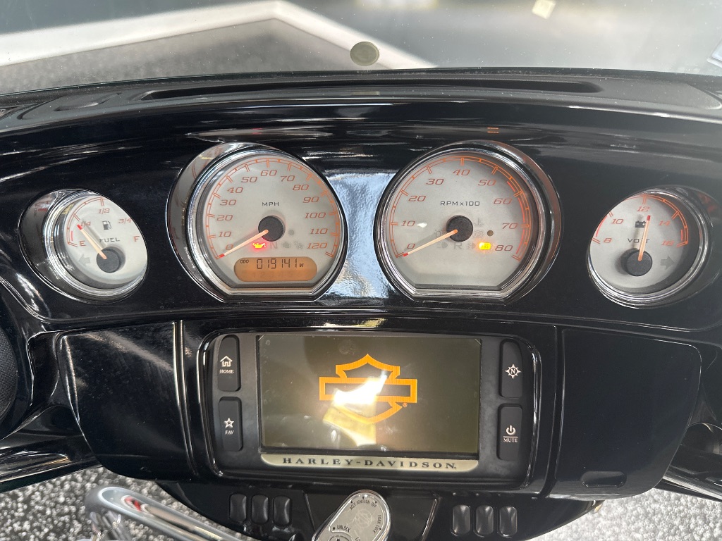 2015 Harley-Davidson Road Glide - $12,995