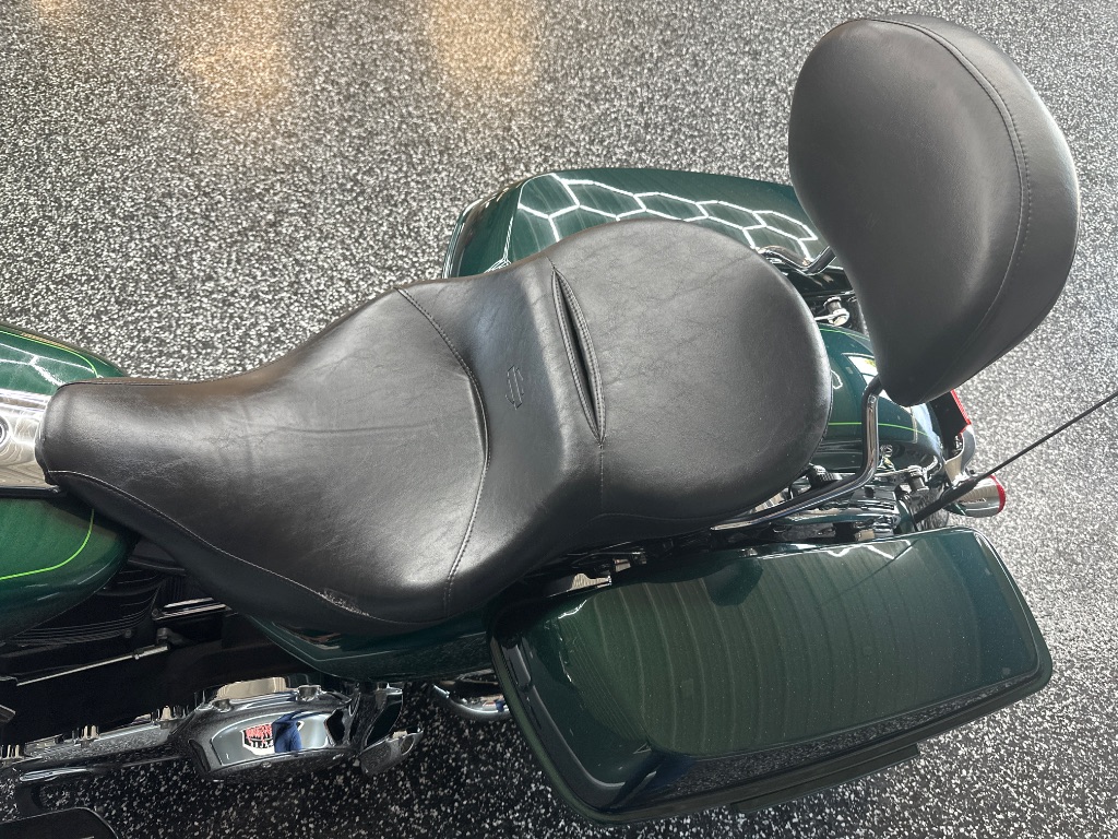2015 Harley-Davidson Road Glide - $12,995