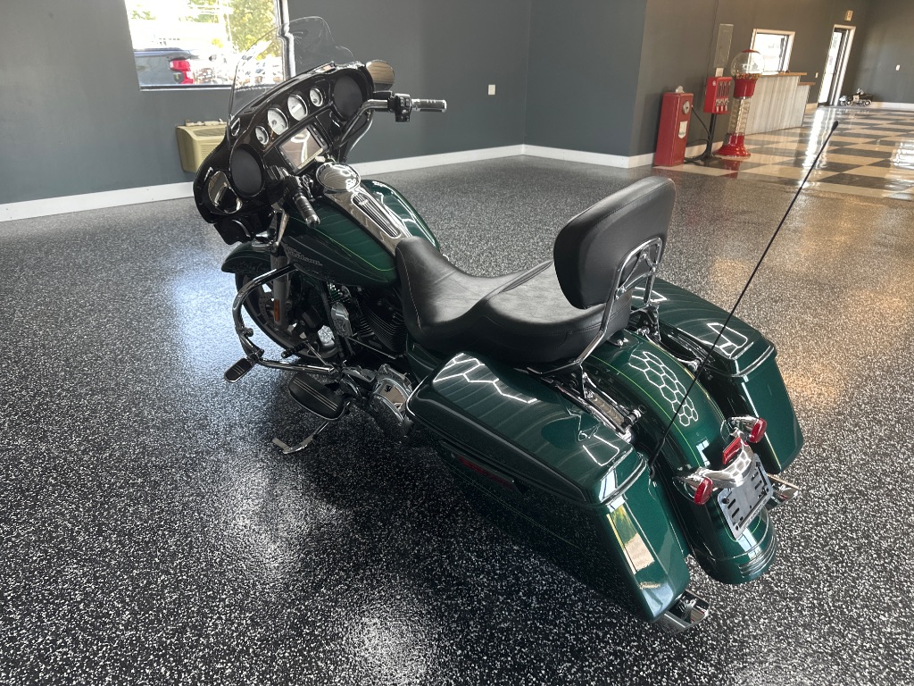 2015 Harley-Davidson Road Glide - $12,995