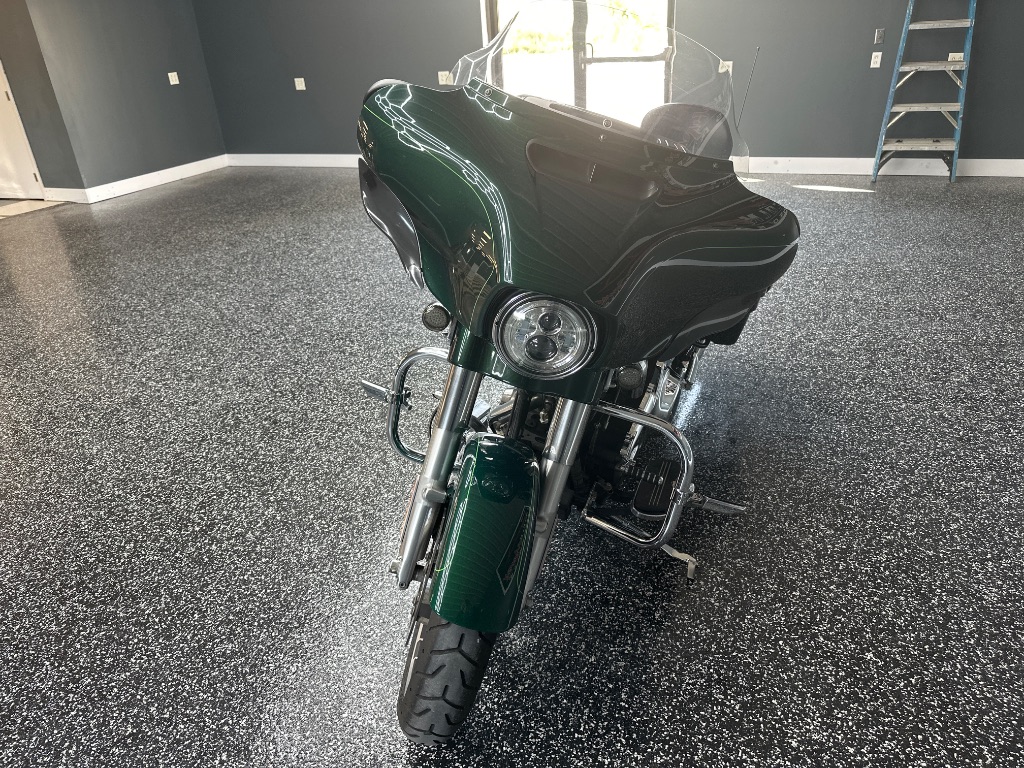 2015 Harley-Davidson Road Glide - $12,995