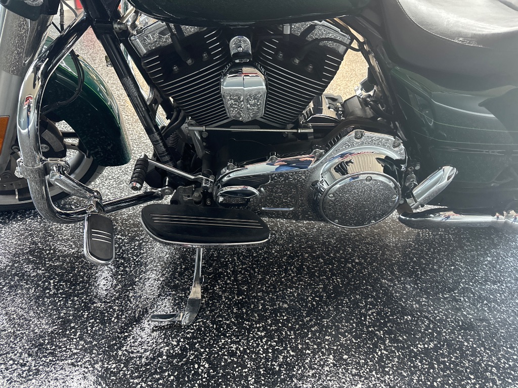 2015 Harley-Davidson Road Glide - $12,995