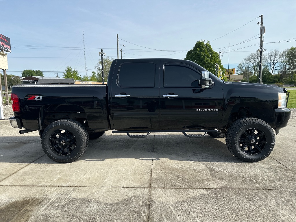 2010 Chevrolet Silverado - $20,995