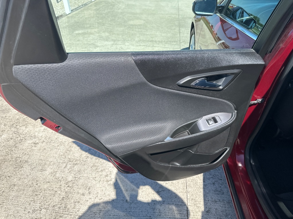 2018 Chevrolet Malibu - $11,495