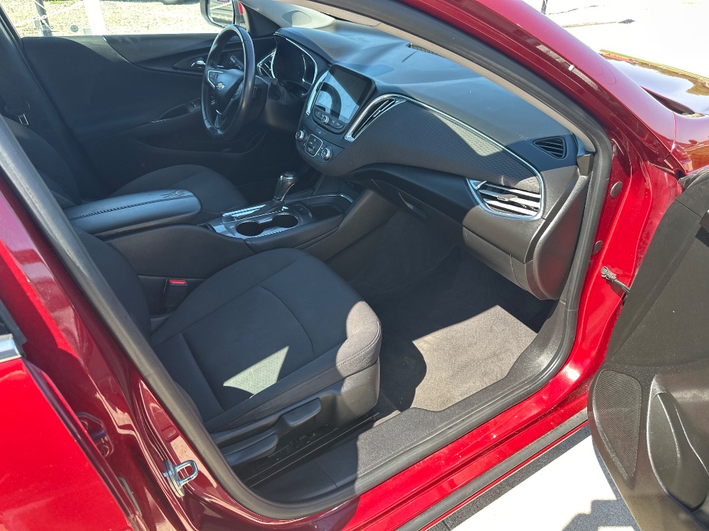2018 Chevrolet Malibu - $11,495