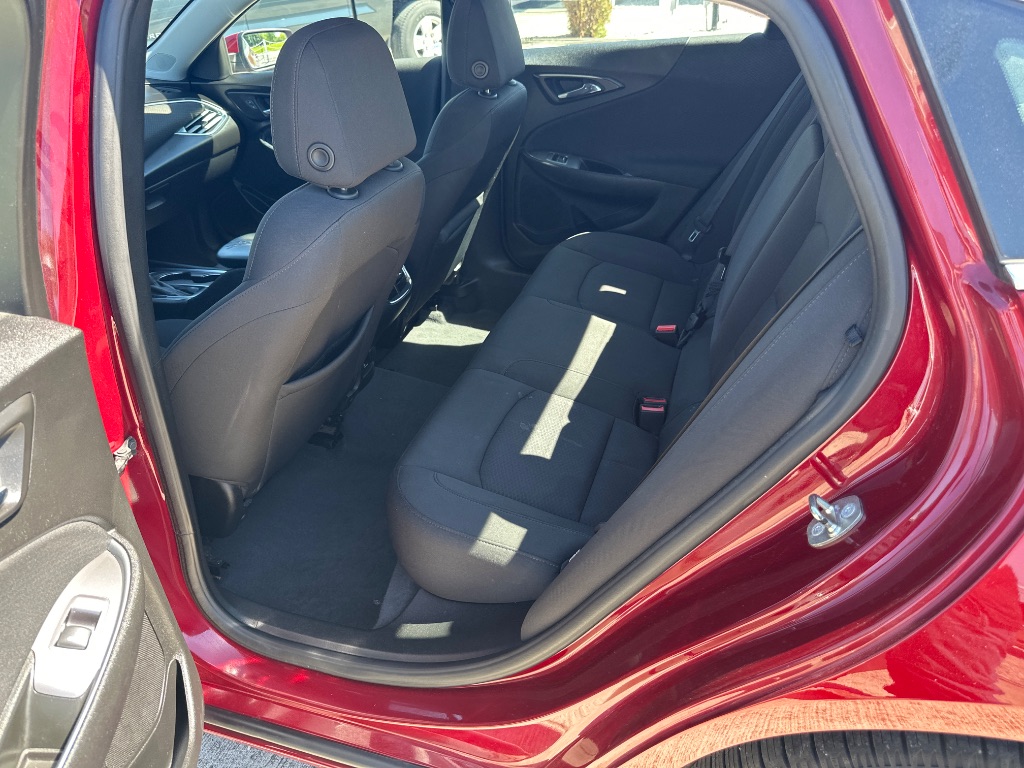2018 Chevrolet Malibu - $11,495
